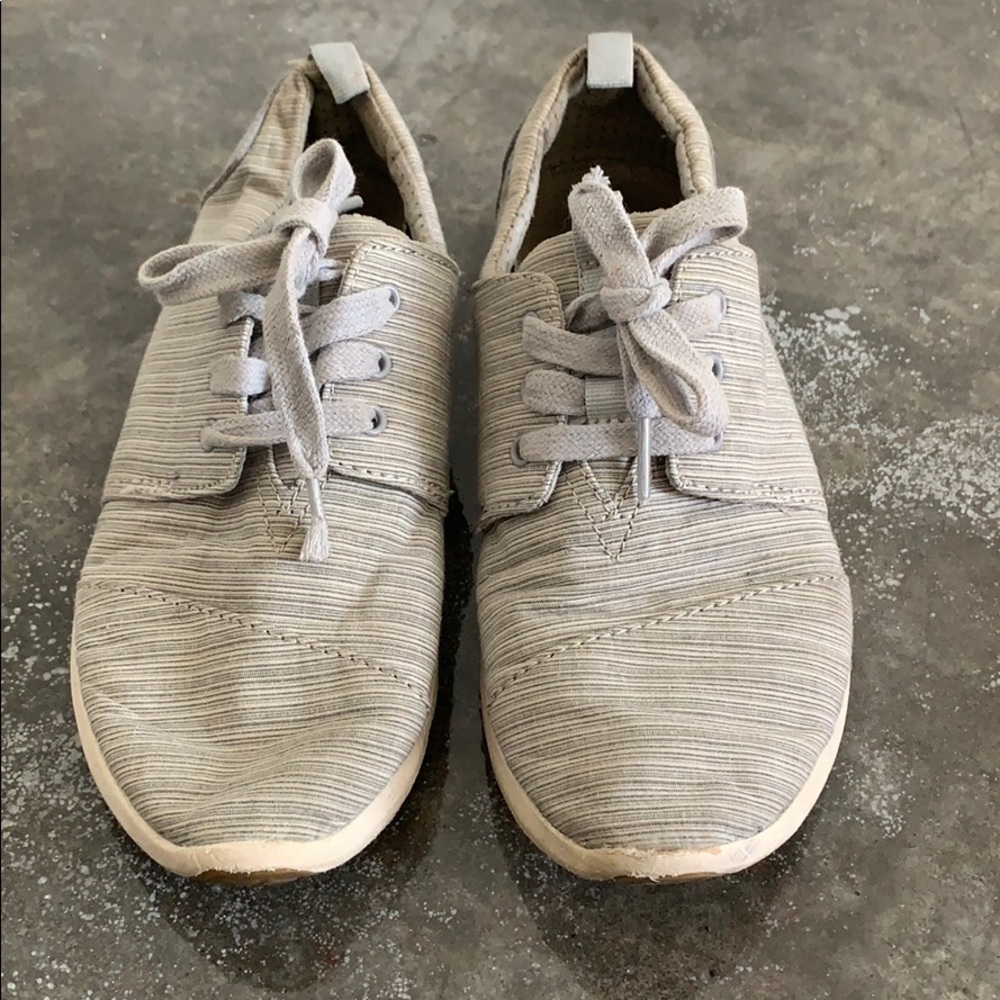 Toms tennis shoes